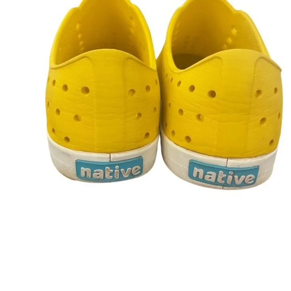 Native Jefferson Yellow and White Shoes Kids Size 2